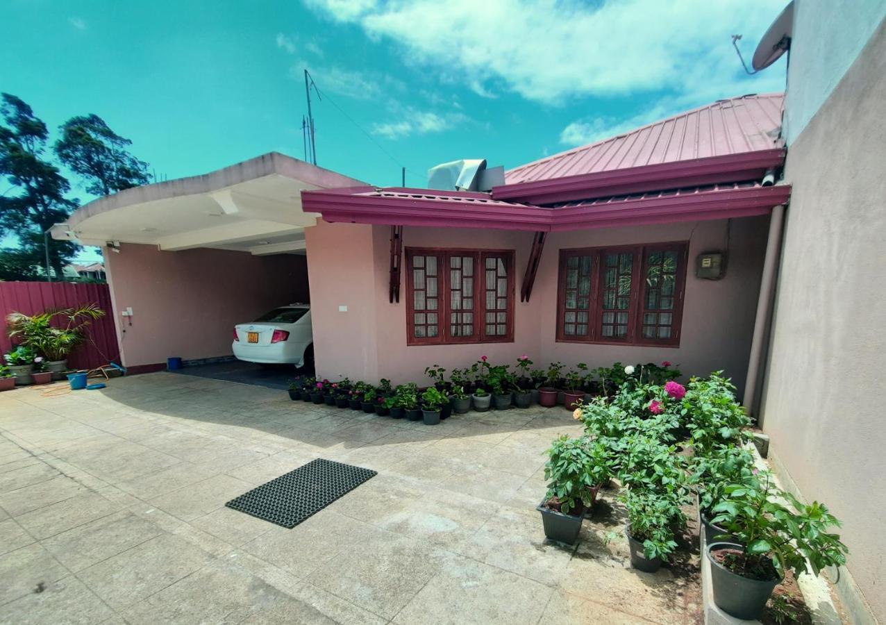 Thuvaraga Inn Nuwara Eliya Eksteriør billede